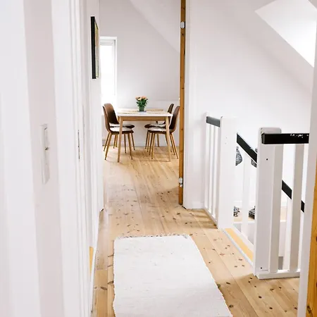 Ana - Floor Apartmán *