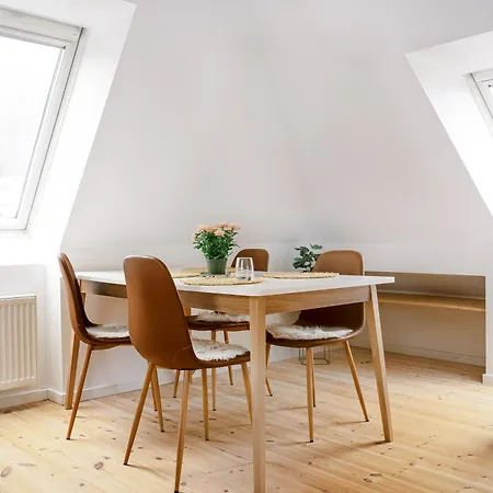 Ana - Floor Lägenhet